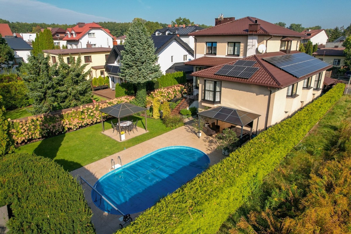 Willa z basenem na Zaciszu