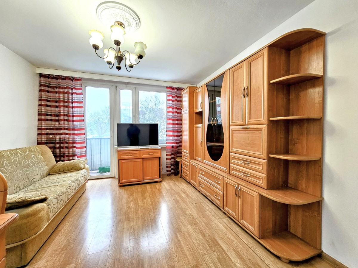 Bardzo ciche trzypokojowe mieszkanie