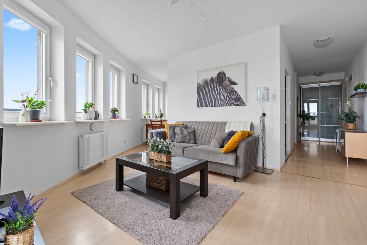 Okazja, 2 pokoje przy metrze- idealna inwestycja !