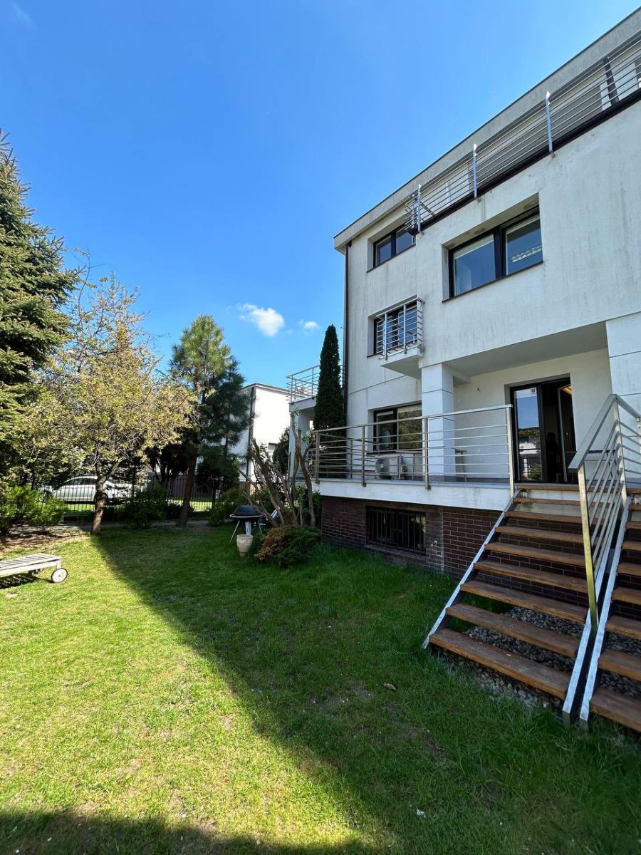 Wynajem piętra/biura z tarasem i ogródkiem