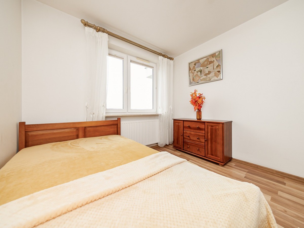 Narożne 3 pokoje z balkonem