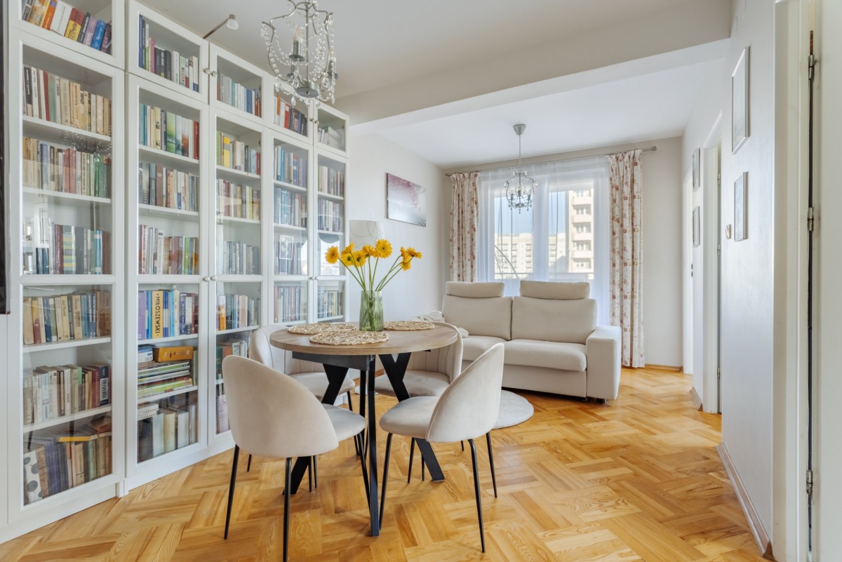 4 pok/1piętro/oddzielna kuchnia/tramwaj/Nowodwory