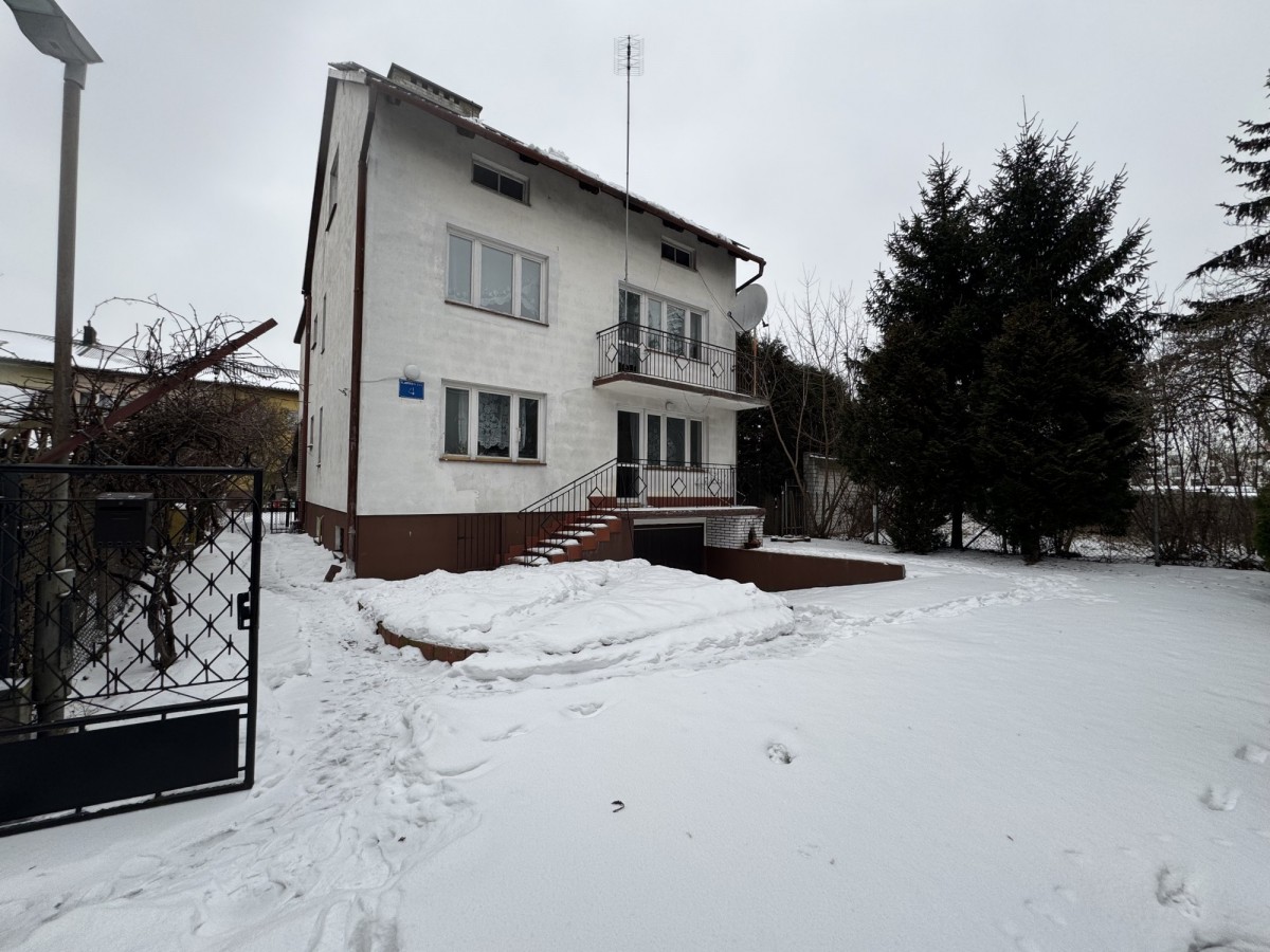 196m2 | działka 369m2 | wolnostojący | 2x garaż