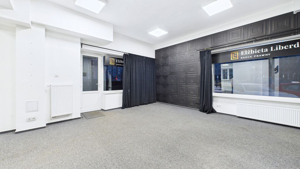 Biuro z witrynami. Złota 79, Warszawa Wola.