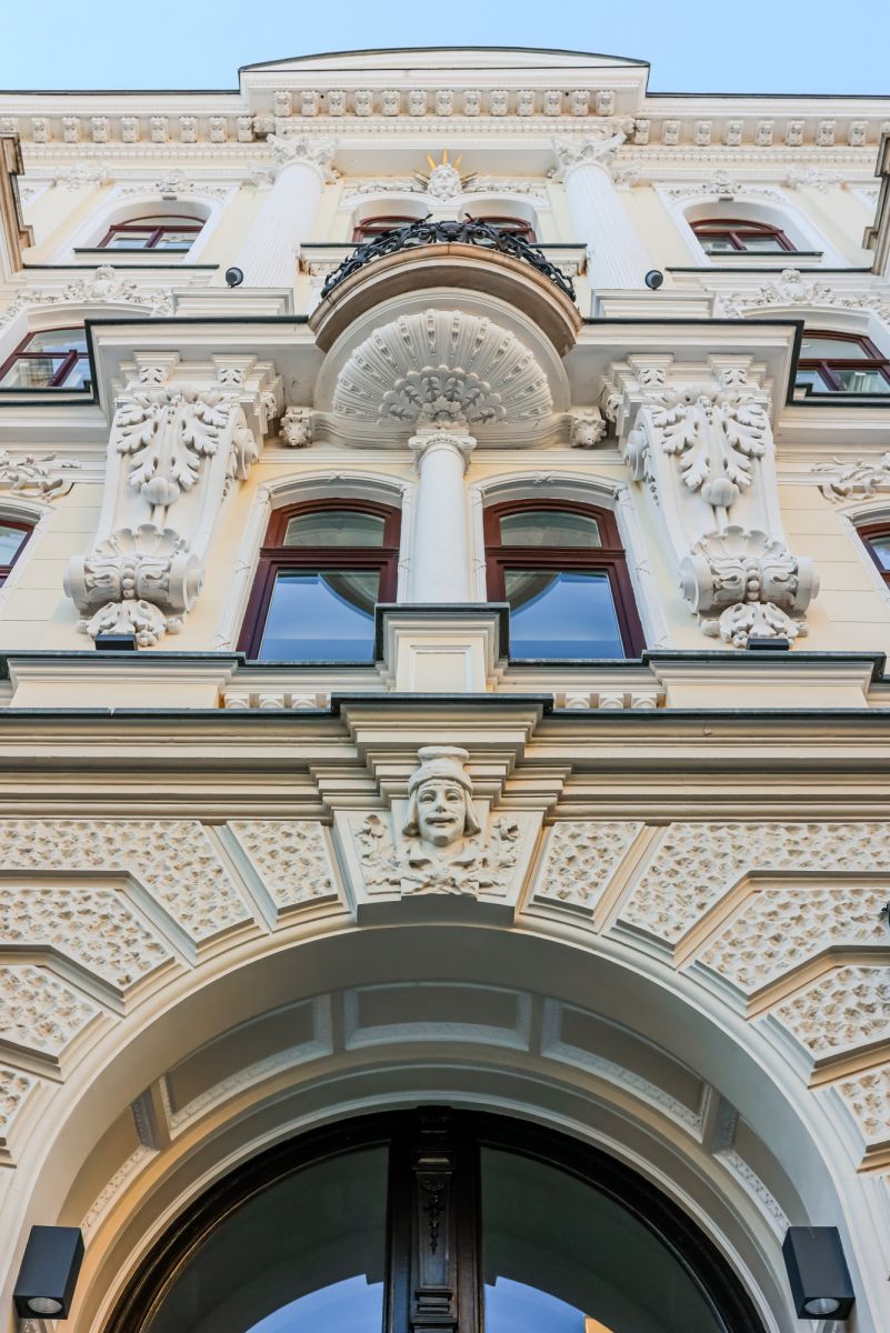 Mokotowska 57, sufity 3,5m , dwa balkony