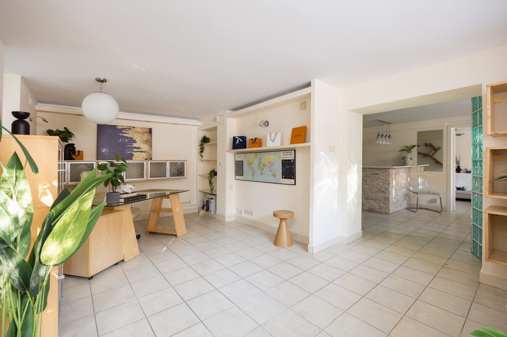 Lokal mieszkalno-użytkowy / Saska Kępa / kamienica