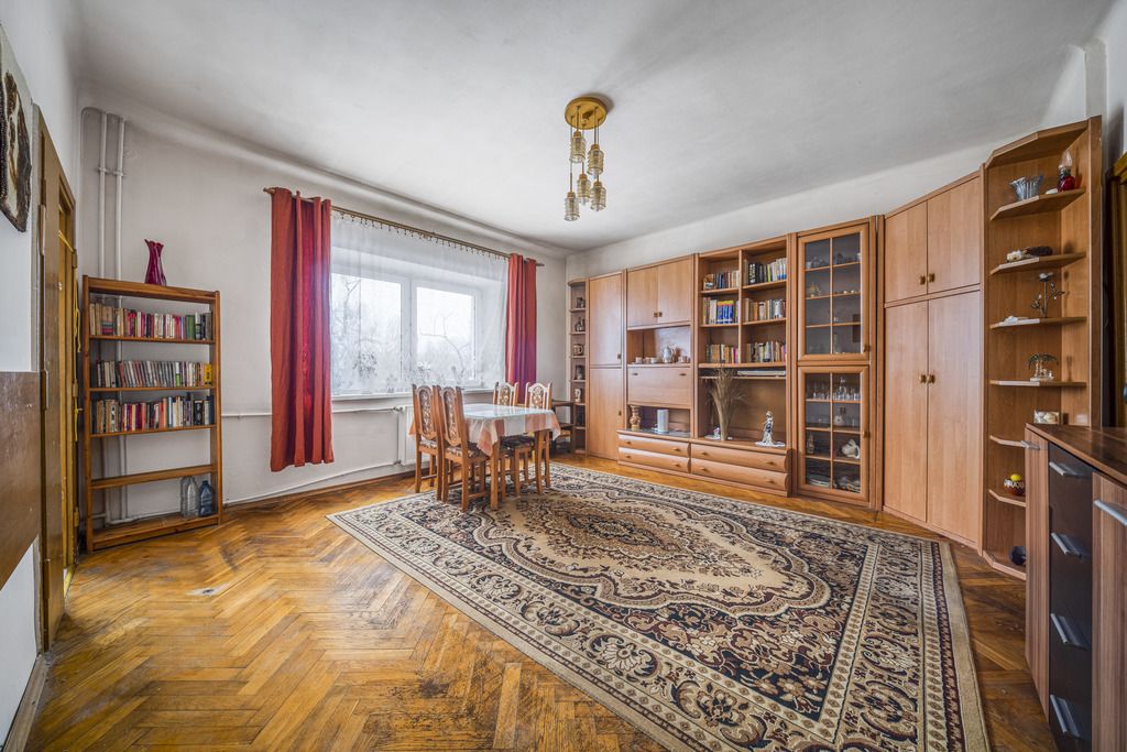 sprawdź>>> 2 pokoje w kamienicy – Stary Żoliborz