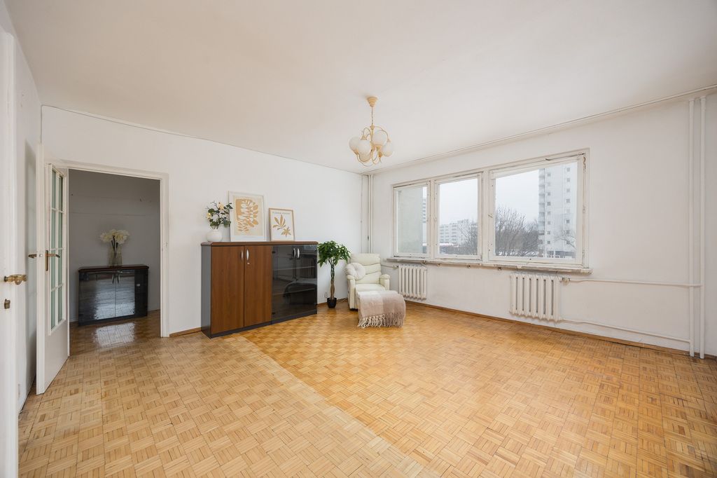 4 pokoje  84,7 m²  Gocław  do remontu