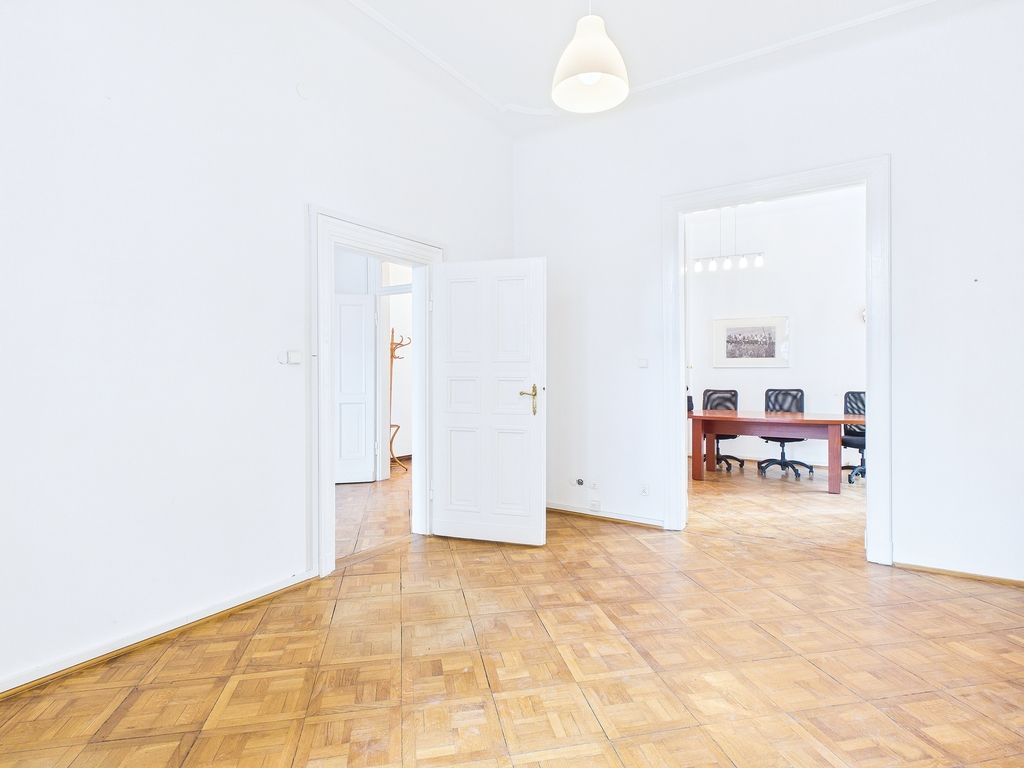 Śródmieście  ul. Okólnik  61 m²  opcja  31 m²