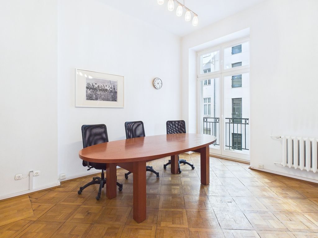 Śródmieście  ul. Okólnik  61 m²  opcja  31 m²