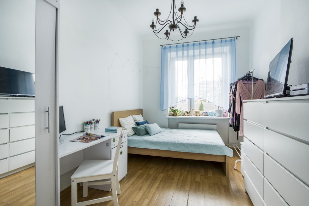 3 pokoje do remontu, wysokość ponad 3m