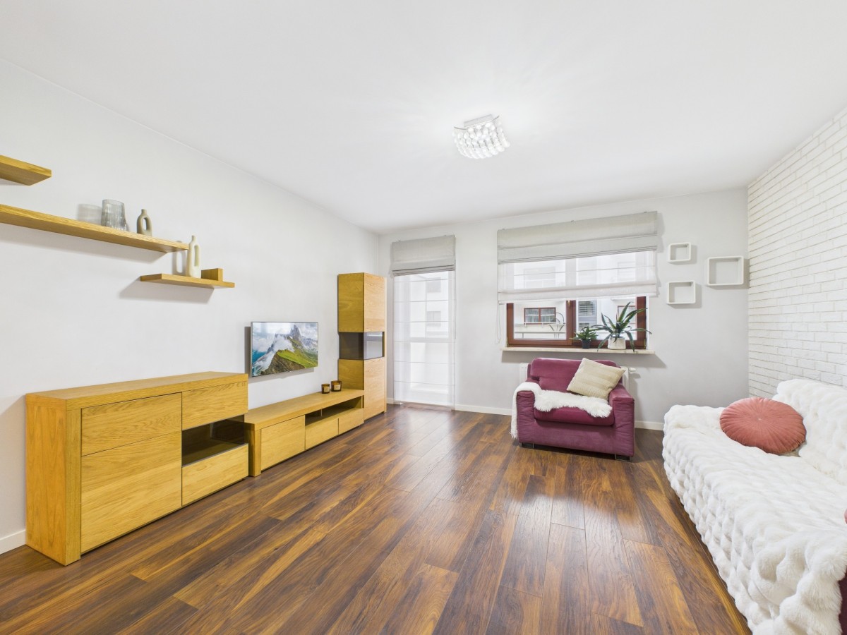 DWUSTRONNE I 3 POKOJE I LOGGIA I GARAŻ