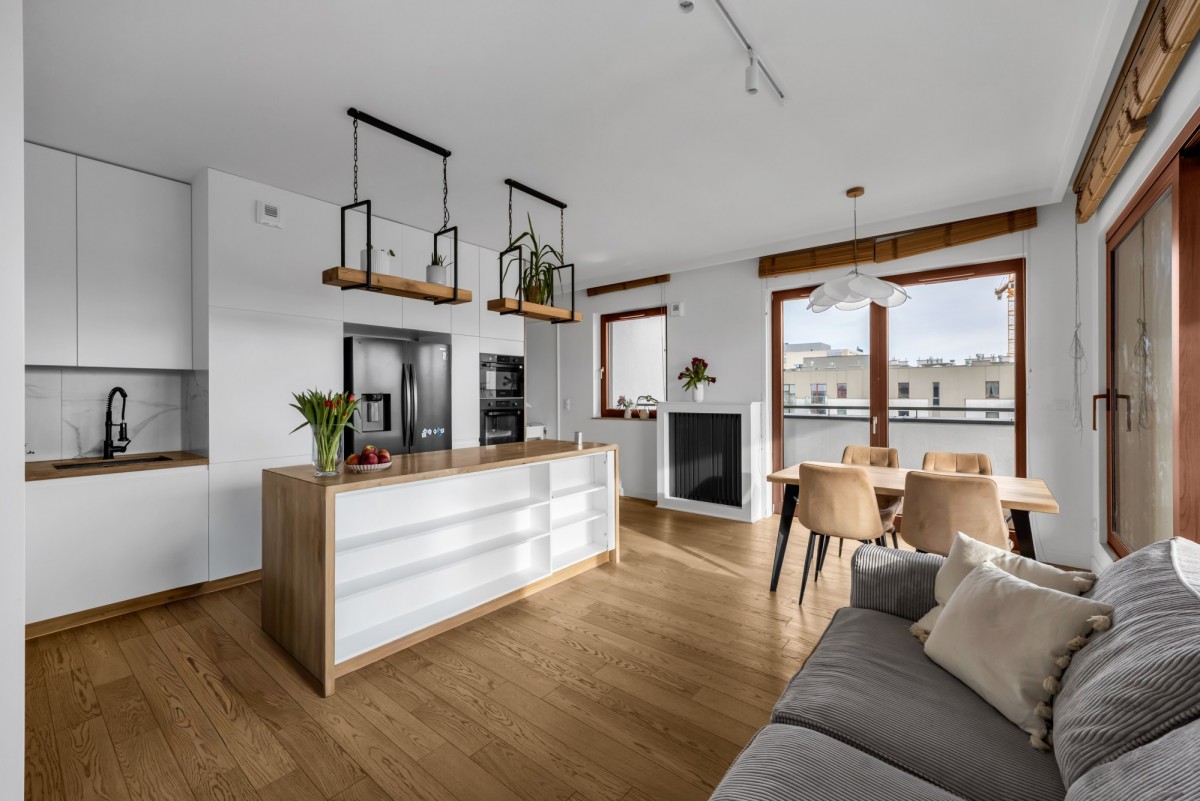 Taras 80 m2, 3 pokoje, 2 m.park. Wysoki standard