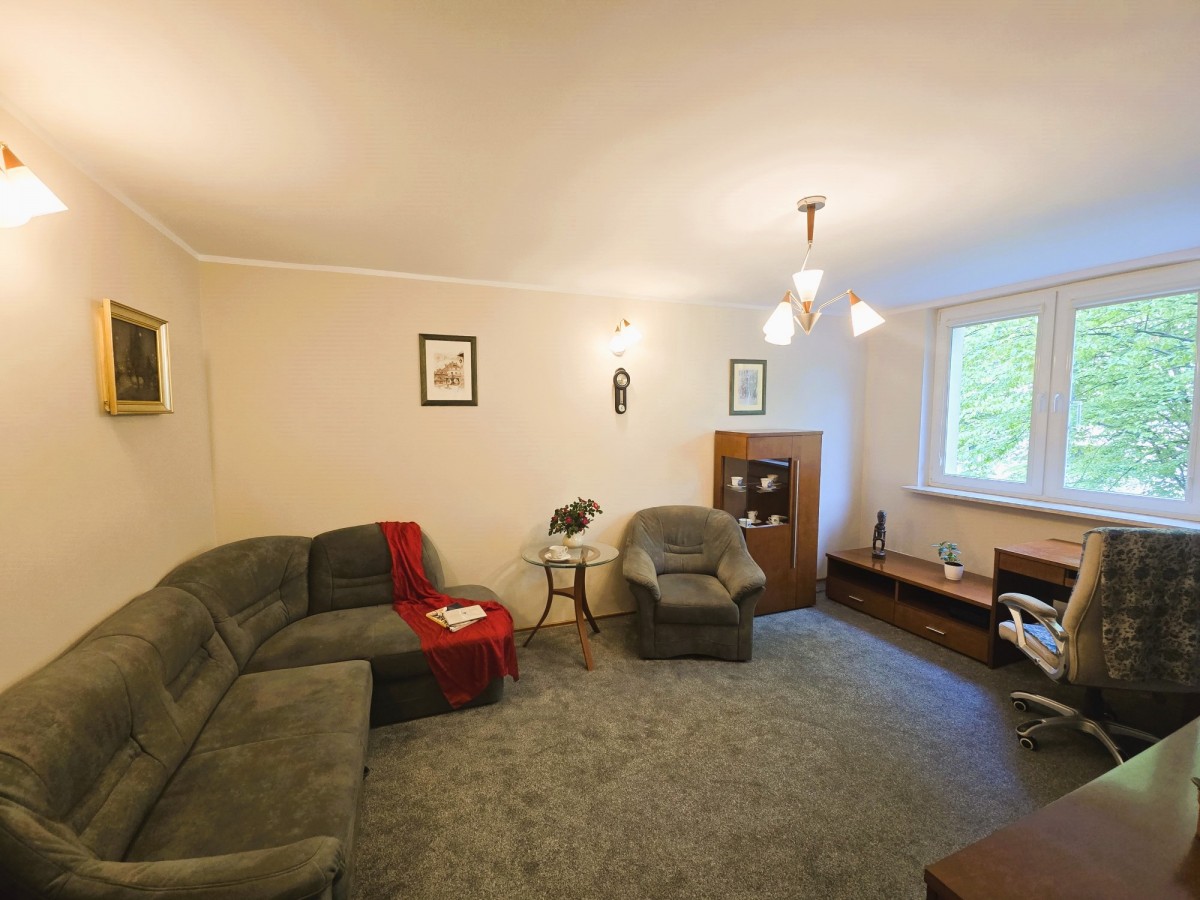 Ciche czyste wygodne bra komunikacja