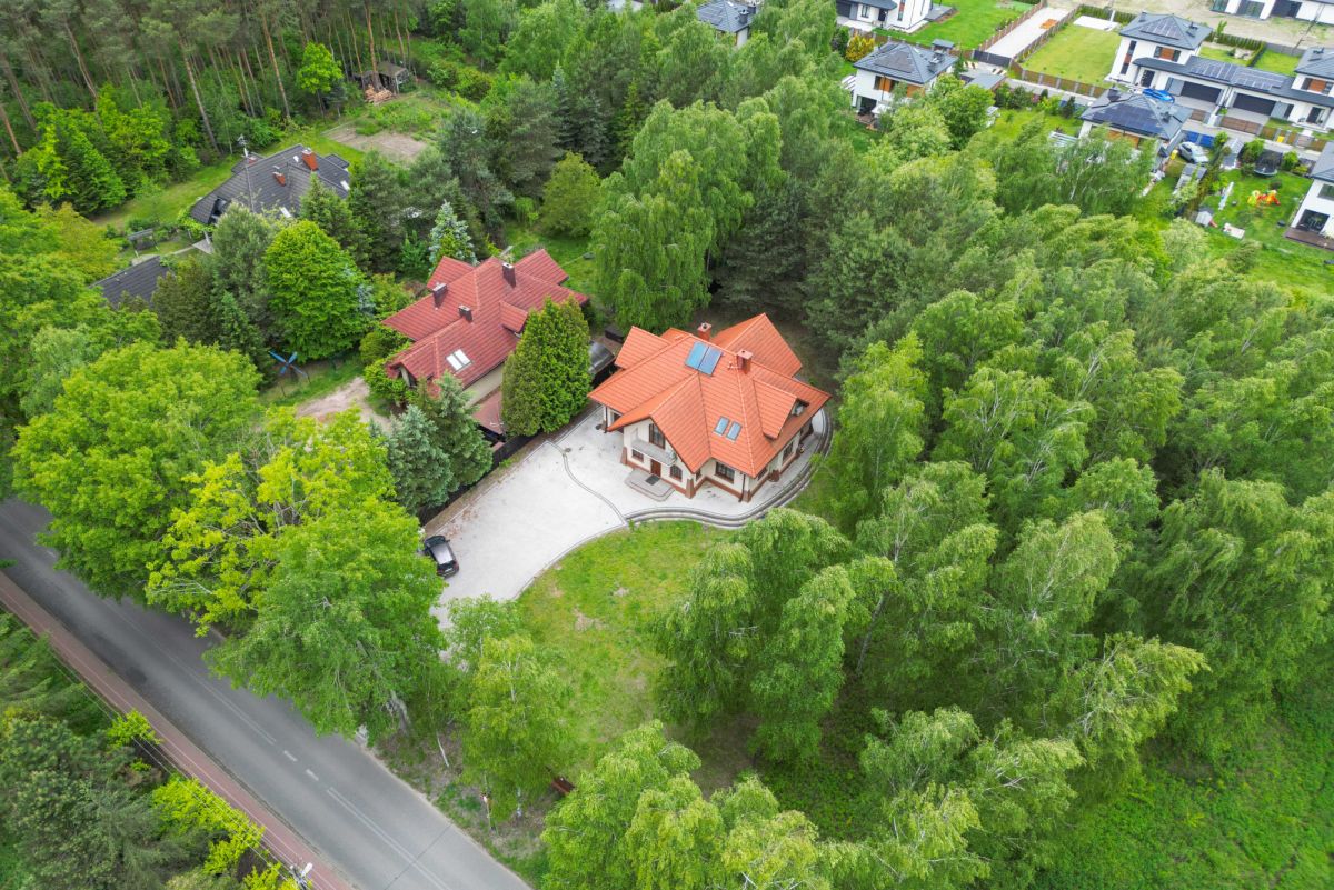 Dom z dużą działką i lasem w Strzeniówce