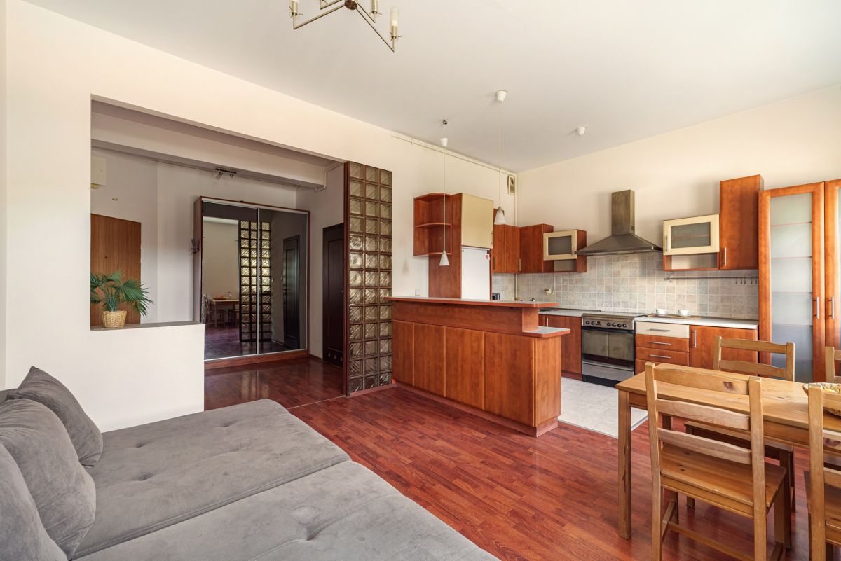 Wysokie 3,1m| przestronne | 2 pokoje | metro | las