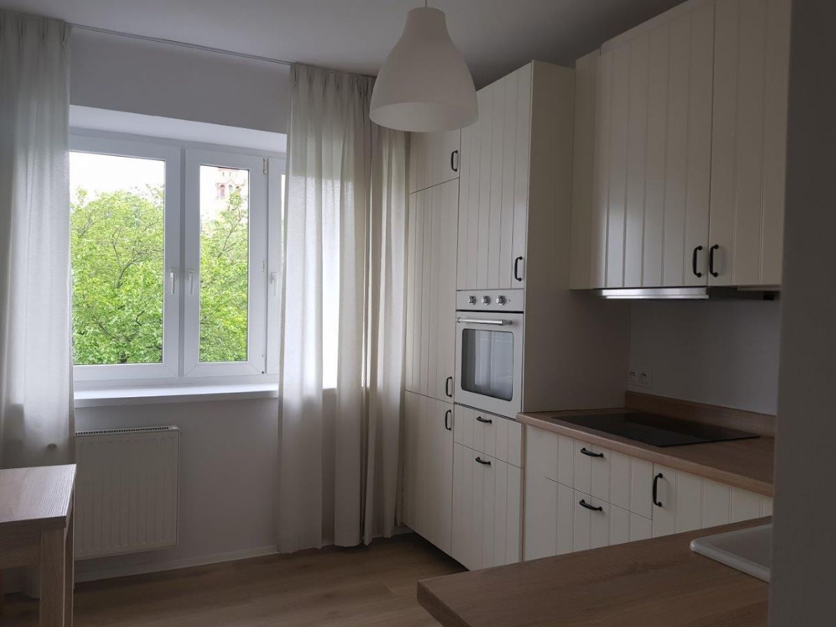 Przytulne jednopokojowe  za 2600 zł