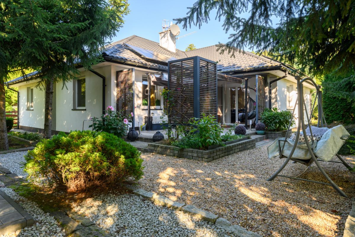 Komfortowy dom parterowy z pięknym ogrodem