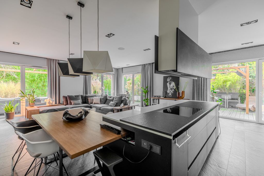 VILLA MIEJSKA NA ZIELONYM MARYMONCIE