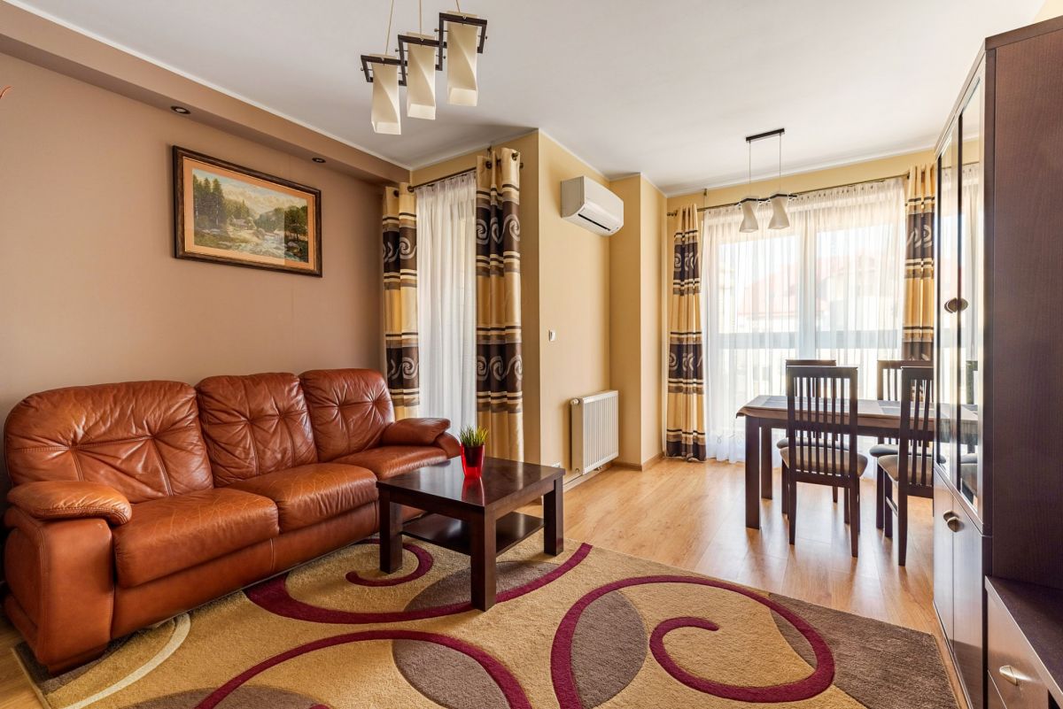 Służew/ Odświeżone/ Loggia/ Parking