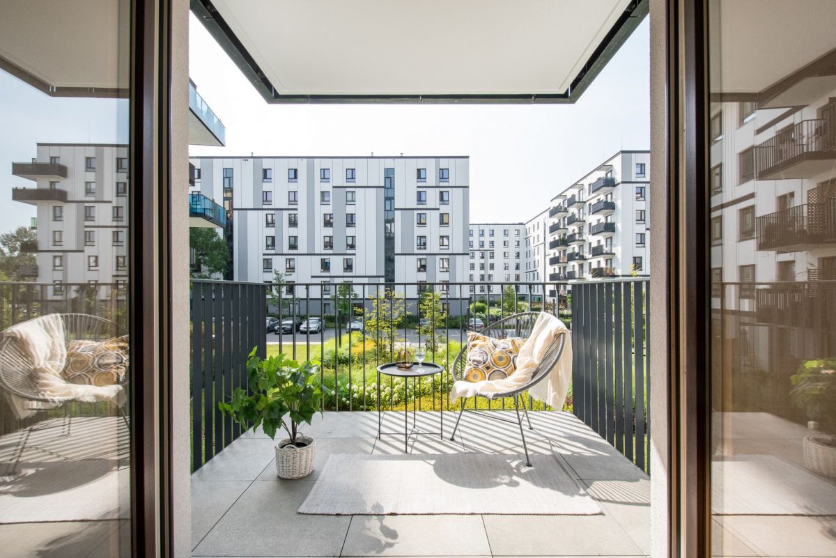 Nowe, 2 pokoje z uroczym balkonem