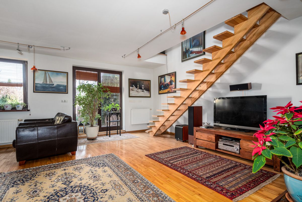 Energooszczędny dom z ogrodem przy strumyku!