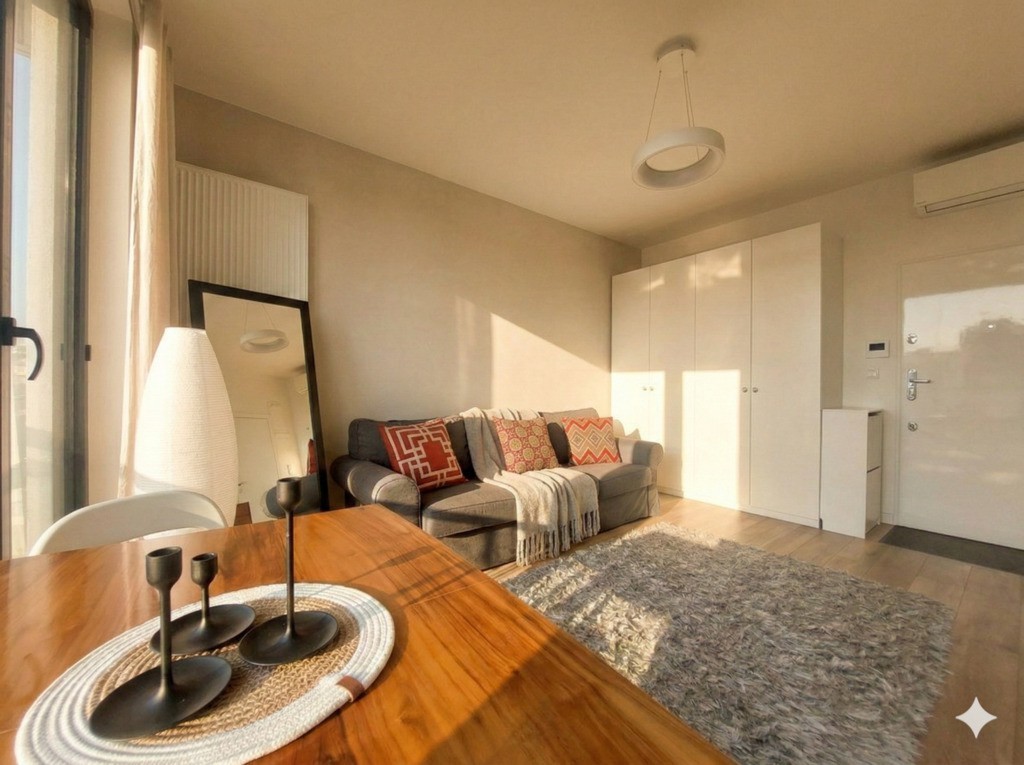 Zobacz>>>Słoneczna kawalerka z balkonem