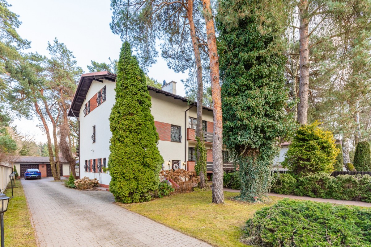 Bliźniak w Sulejówku 204,8 m2, działka 869 m2