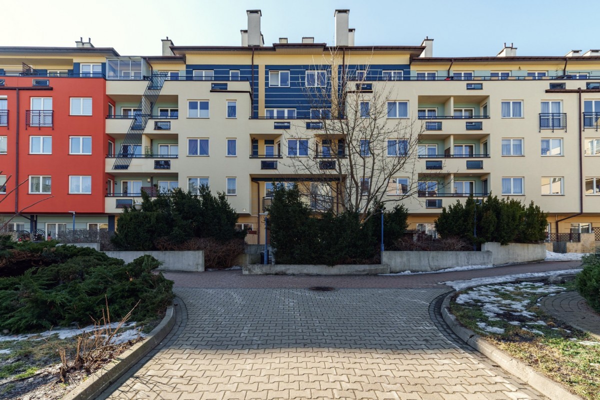 Wysokie 3,1m| przestronne | 2 pokoje | metro | las