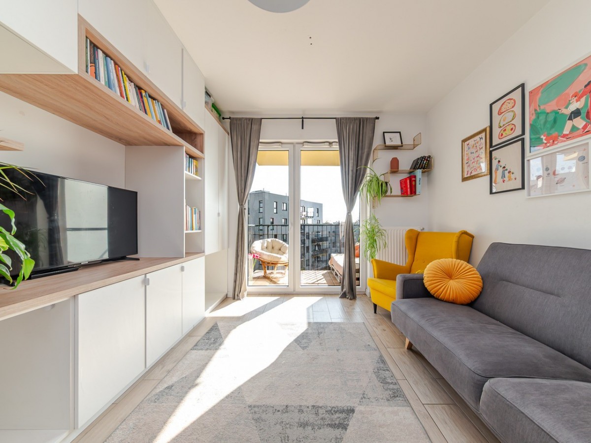 2 pokoje z garażem i komórką dwustronne