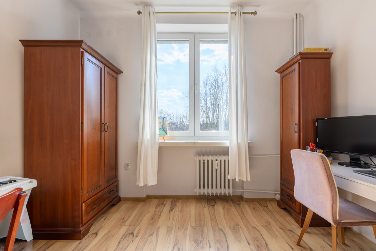 Przytulna kawalerka w kamienicy z windą