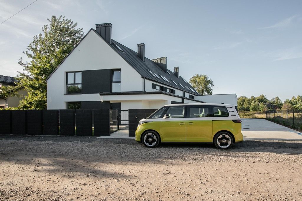 Odebrany dom. Garaż. Strych 31 mkw gratis.