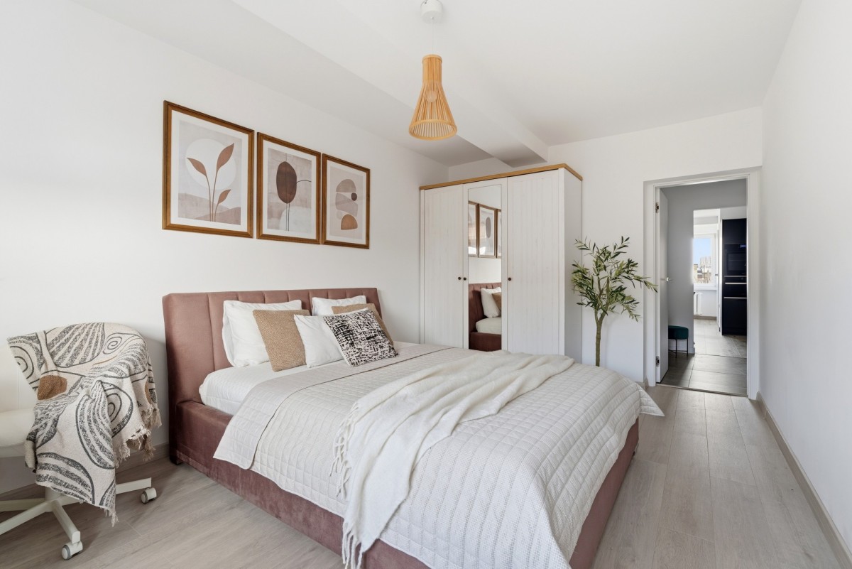 55 m2 – 3 pokoje 9 minut od stacji metra Wileński