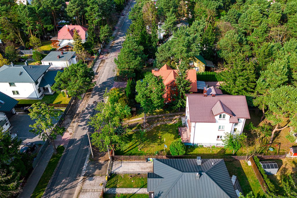 Dom z potencjałem w doskonałej lokalizacji-Józefów