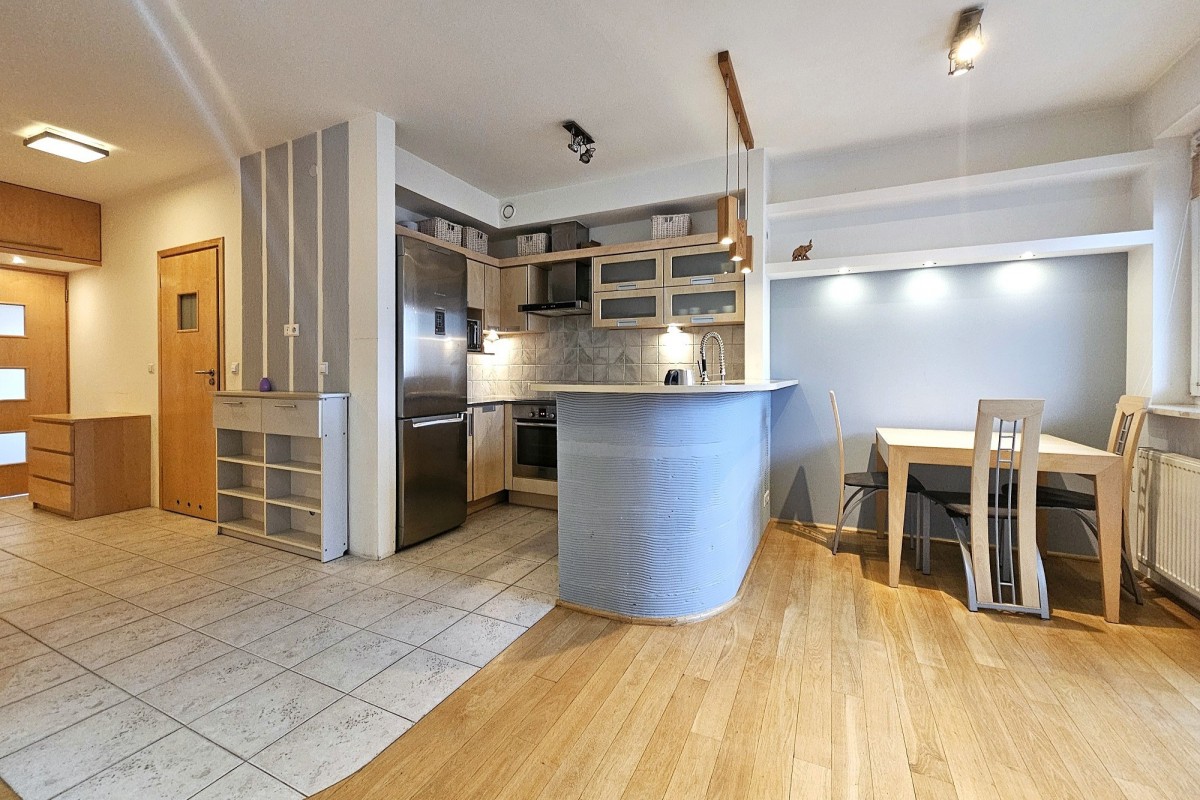 Ursynów Natolin, trzy pokoje, dwa balkony, garaż