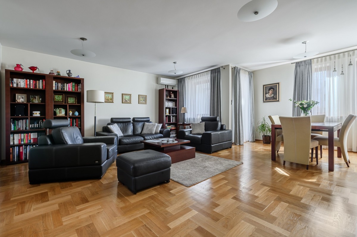 Komfortowe 5 pokoi na Gocławiu | Widok na zieleń