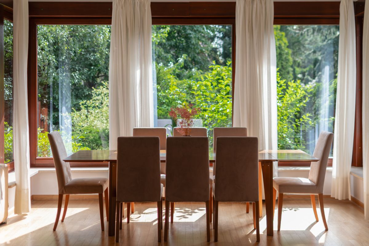 Wolnostojący dom z ogrodem na 1200 m kw. działki