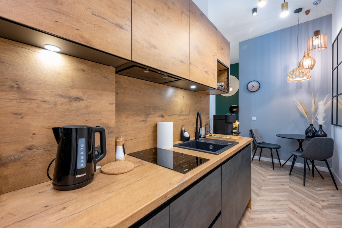 Inwestycyjna kawalerka – Hoża 39