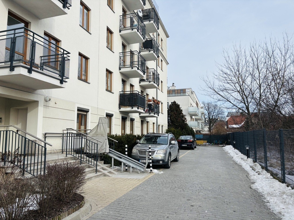 Przestronne mieszkanie z ogródkiem, blisko PKP