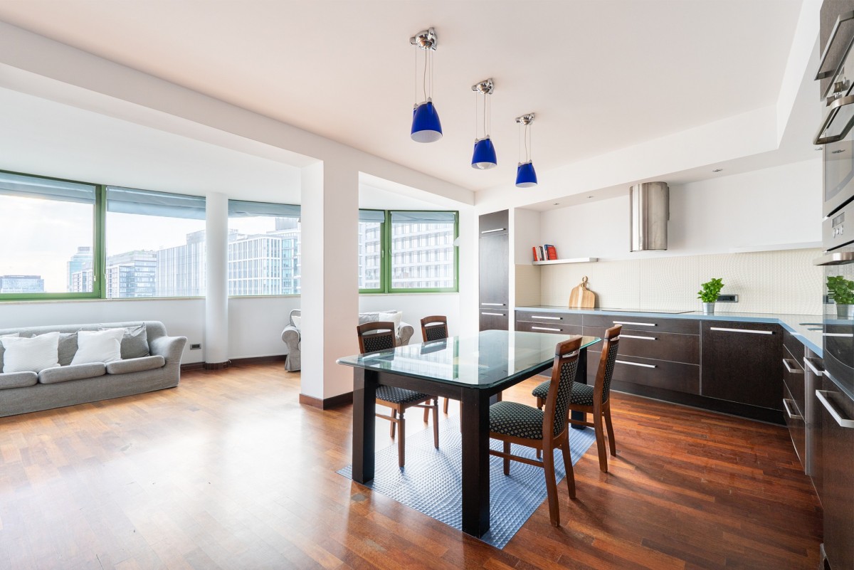 Przestrzenny apartament z panoramicznym widokiem |