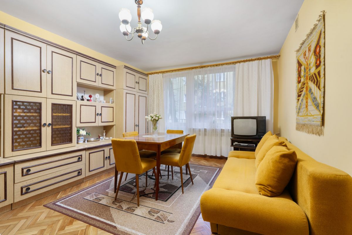 Kameralny budynek*Obok parku*Balkon*Rozkładowe