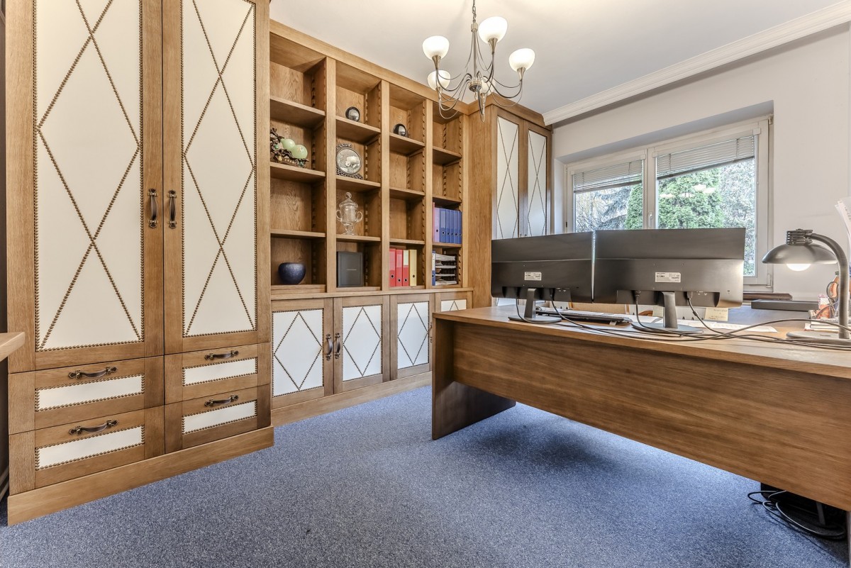 Segment  pod biura i gabinety z wykończeniem