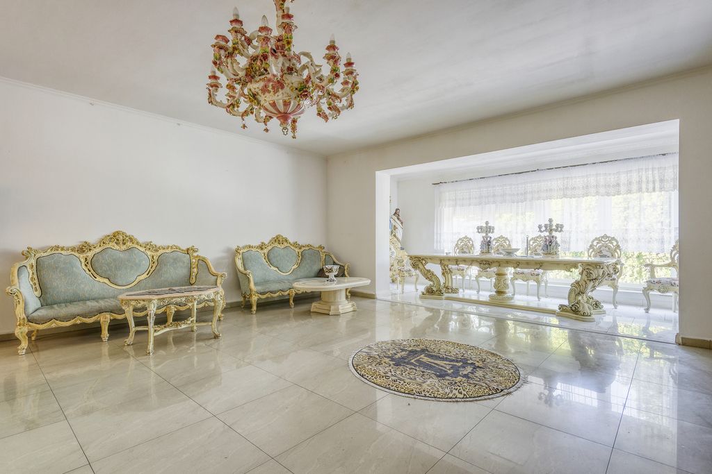 Dom z potencjałem 3 niezależnych mieszkań Łomianki