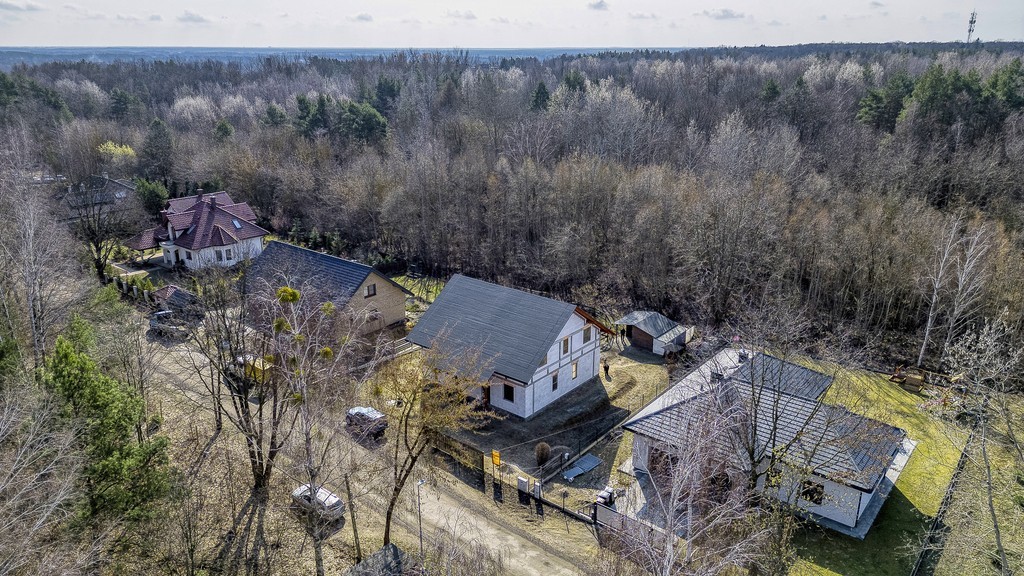 Serock – dom dwulokalowy na dużej działce 1000 m²