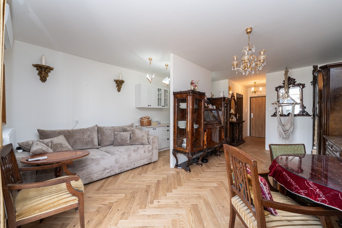 Wykończona kawalerka z ogrodem i klimatyzacją