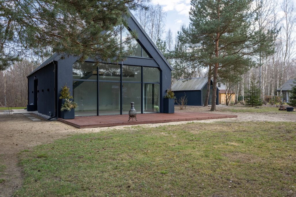 Nowoczesny Dom Wolnostojący z Domkiem Gościnnym