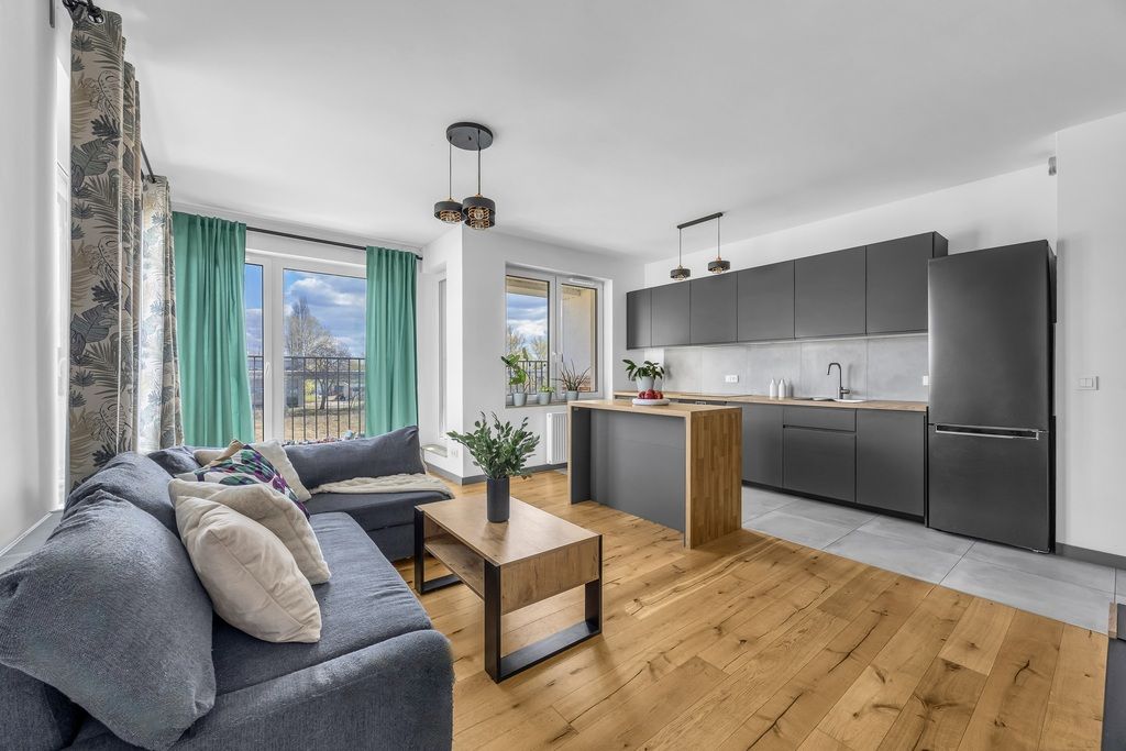 2 balkony  Nowoczesne  Słoneczne