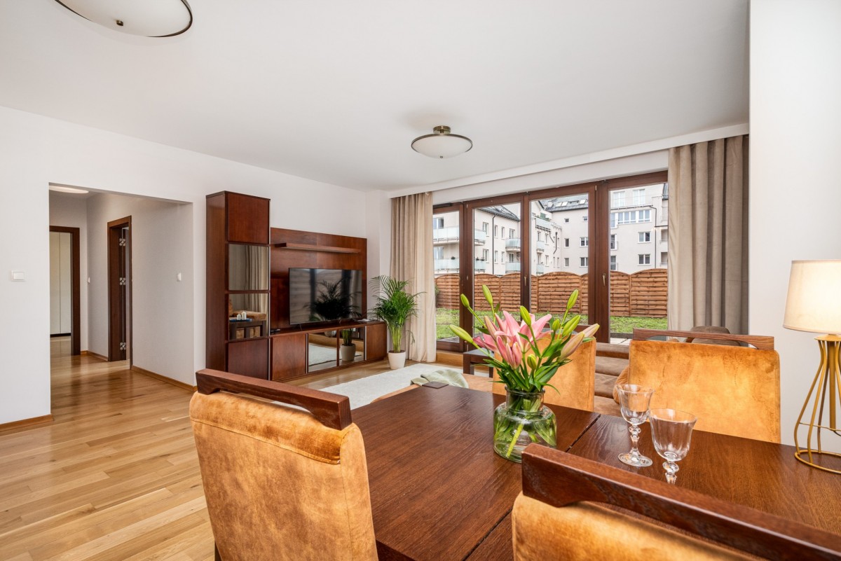 Pruszków centrum z dużym ogrodem