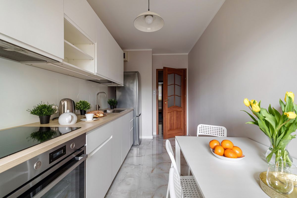 Dwustronne I osobna kuchnia I przy metrze