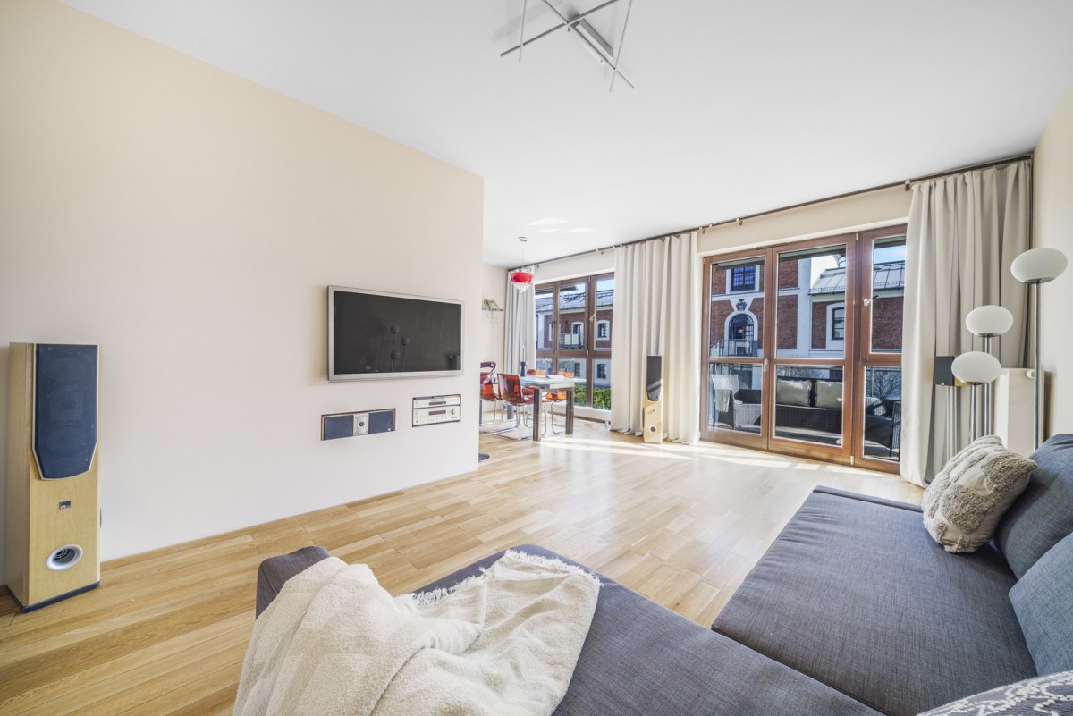 Mieszkanie z balkonem w Wilanowie Królewskim